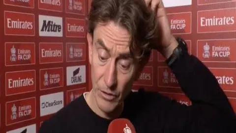 巴西豪取五连胜背后：揭秘一队关键动态，巴西媒体独家披露！